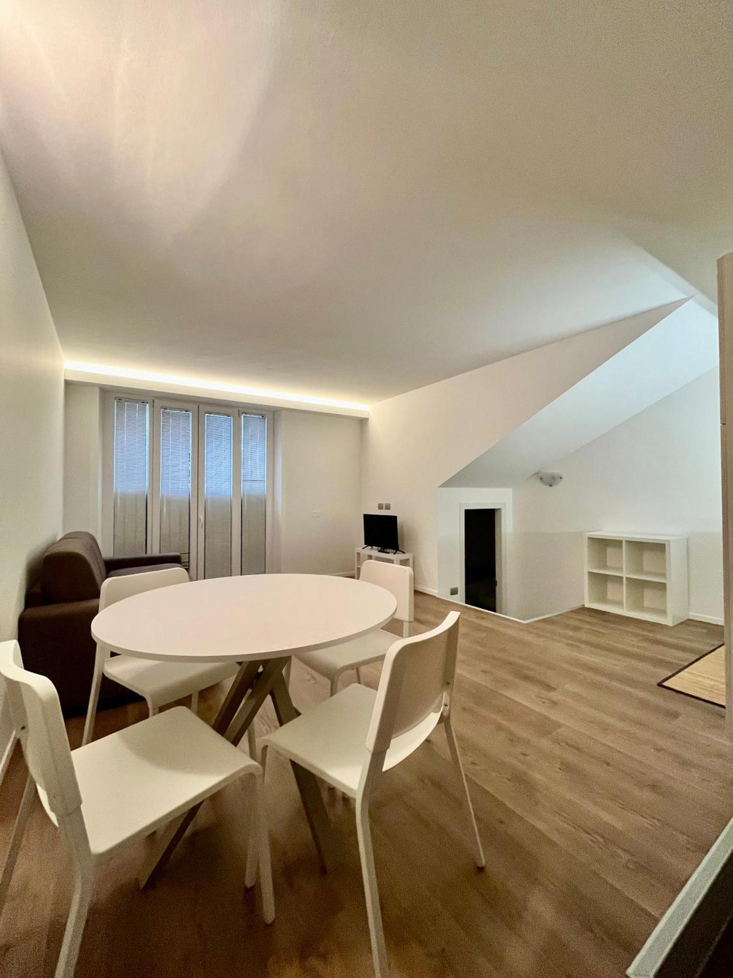 Central Side Apartment Мілан Екстер'єр фото