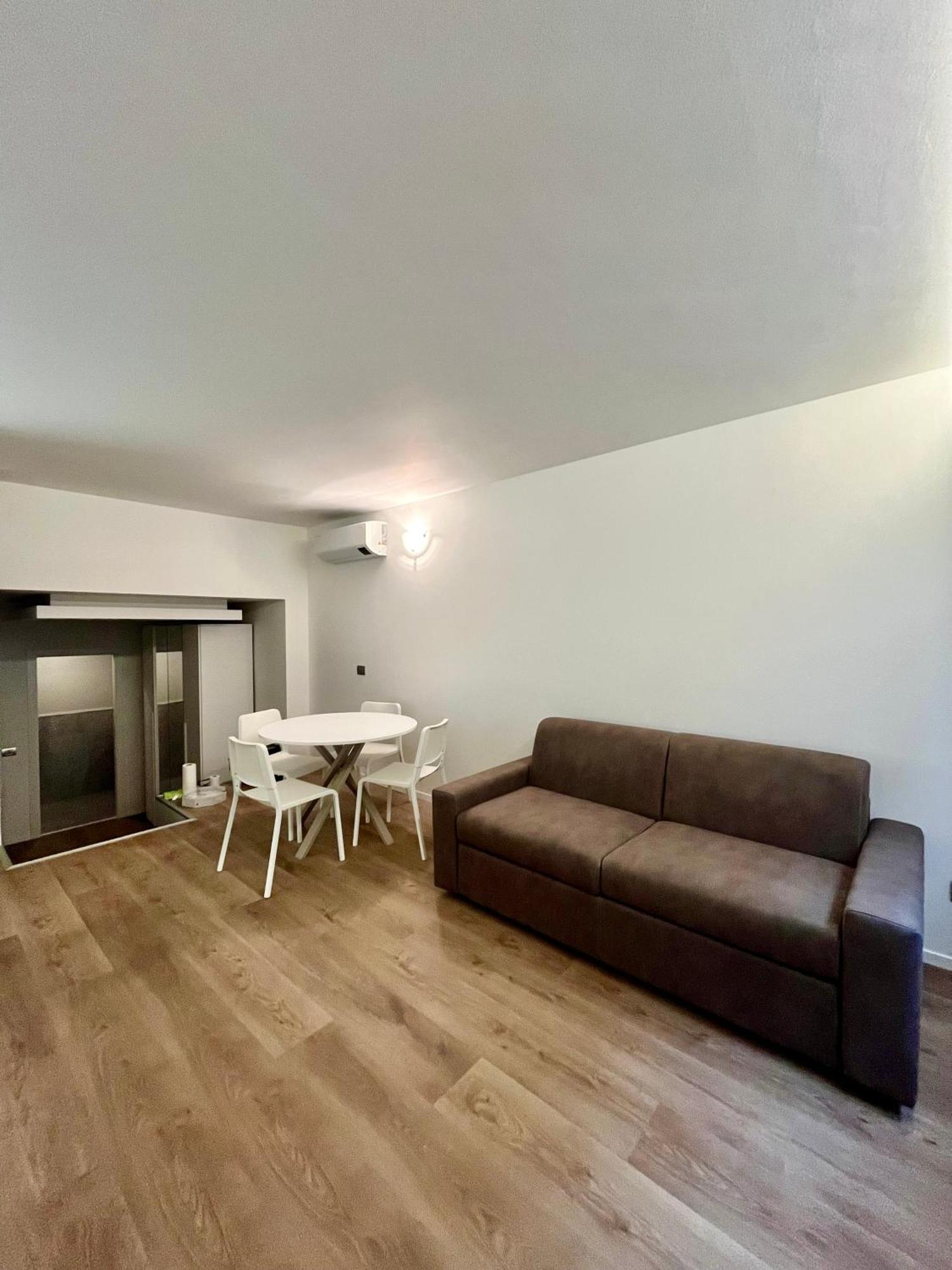 Central Side Apartment Мілан Екстер'єр фото