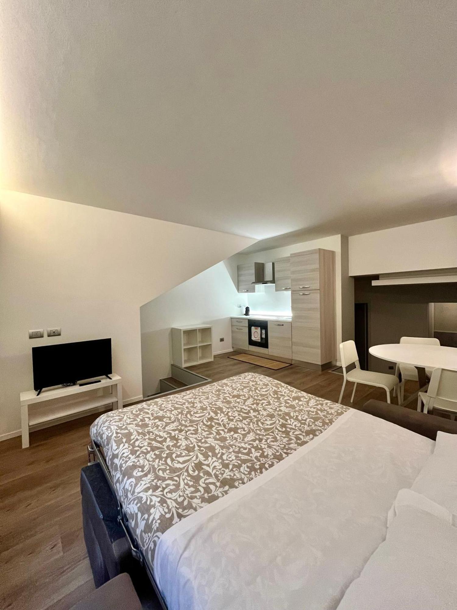 Central Side Apartment Мілан Екстер'єр фото